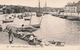 29 Pont Aven Le Port Cpa Carte Animée Femme Enfant Costume Breton Bateau - Pont Aven