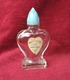 Petit Flacon De Parfumeur Ancien, En Forme De Cœur , Blue ??ltz Perfume Distr New York, Bouchon Bakélite - Miniatures (avec Boite)