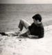 4 Photos Carrées Originales Gay & Playboy Solitaire à La Plage - Pensif & Romantique En Mal D'Amour En 1963 - Personnes Anonymes