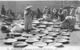 Thème. Poterie.Céramique.Faiencerïe.Briquetterie   Maroc Marrakech  Le Marché De La Poterie. Souk Khémis (Voir Scan) - Industrie