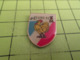 311f PINS PIN'S / Beau Et Rare : Thème SPORTS / FOOTBALL EURO 92 SUEDE COQ TRICOLORE LAPIN LIEVRE - Football