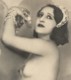 MATA HARI ?? Réponse: NON Un Delcampeur M'indique Que Mata Hari N'a Jamais Posé Nue - Non Classés