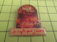 113d PINS PIN'S / Beau Et Rare : Thème MUSIQUE / JOHNNY HALLYDAY LEGAL LE GOUT AH QUE C'EST LE CAFE QUE J'AIME - Musique