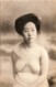 Japan - Une Jeune Geisha Prete Pour Le Bain - Andere & Zonder Classificatie