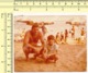 REAL PHOTO - Man And Boy Squat On Beach - Homme Et Garçon S'accroupissent Sur La Plage - OLD ORIGINAL SNAPSHOT - Persone Anonimi