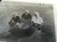 Delcampe - FIGURES ACROBATIQUES SUR HERBE COUPLE PLAGE MER CAMPING VOITURE ANCIENNE LOT De 33 Négatifs N-B+ 3 Photos Usagées - Personnes Anonymes