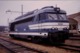 Photo Diapo Diapositive Slide Train Wagon Locomotive Diesel SNCF BB 67204 à Montargis Le 15/02/1992 VOIR ZOOM - Diapositives