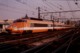 Photo Diapo Diapositive Slide Train Wagon TGV SNCF 61 Paris Gare De Lyon Le 27/02/1992 VOIR ZOOM - Diapositives