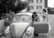 Photo Originale Embarquement Immédiat Pour Une Ballade En Volkswagen Coccinelle, Käfer, Beetle En 1958 - Automobiles