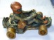 VINTAGE ANCIENNE LOURDE SCULPTURE RESINE PILOTE SUR UN KART TBE - Autres & Non Classés