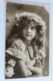 Enfant Fillette Couronne De Fleurs Dans Les Cheveux En L Etat - Portraits