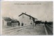 1587. CPA 24 CHENAUD. CARTE ENTIEREMENT DEDOUBLEE. LA GARE ET L'ARRIVEE D'UN TRAIN 1906 - Otros & Sin Clasificación