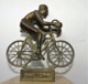 RARE BELLE SCULPTURE RÉGULE CYCLISTE VÉLO SUR SOCLE EN MARBRE TROPHÉE ? BE - Bronzi