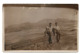 CARTE PHOTO DE 1929 - 13 - MARSEILLE - 2 HOMMES ASSIS SUR UN MUR DE LA PLAGE - Non Classés