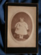 Photo Format Cabinet  Jeune Enfant Blond Frisé Debout Sur Un Fauteuil (Adulte Tenant L'enfant Visible)  CA 1890 - L469 - Oud (voor 1900)