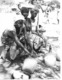 Photo R. Centrafricaine. Jeunes Femmes Vendant Du Vin De Palme Années 1980  Photo Vivant Univers - Afrika