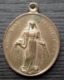 Médaille Ancienne Passage Miraculeux Du Courbet - Religion &  Esoterik