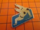 1219 Pin's Pins : BEAU ET RARE : Thème SPORTS / JUDO KARATE JUDO CLUB - Judo