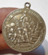 ANCIENNE MEDAILLE "LE JUIF VOILA L'ENNEMI" ALLIANCE ANTI - JUIVE. BOICOT COMMERCANTS JUIFS. TRES RARE - Professionals / Firms