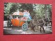 Alice & Rainbow Man Ride The Pumpkin  Coach  Santa Village Skyforest Ca  .  Ref 3716 - Autres & Non Classés