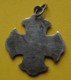 Médaille Religieuse Ancienne En Argent, En Forme De Croix, Avec Calice, à Dater ! - Religione & Esoterismo