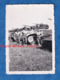 Photo Ancienne - ALGERIE ?- Portrait De Tankiste Devant Leur Char - Insigne 2e Division Blindée ? - Uniforme WW2 ? DB - War, Military