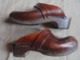 Delcampe - Vintage - Paire De Sabots En Bois Et Cuir Marron - Zapatos