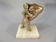 Delcampe - + STATUETTE EN BRONZE ENFANT A LA BOTTE + Statue Bottier Chaussure Sculpture - Bronzen