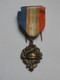 Décoration / Médaille U.N.C - UNION NATIONALE DES COMBATTANTS   ***** EN ACHAT IMMEDIAT **** - France