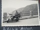 PÉRIPLE EN MOTO SCOOTER JEUNE FEMME DEPUIS VOSGES FRANCE JUSQU'À BRUXELLES BELGIQUE 11 PHOTOS ORIGINALES  ANNÉE 1953 - Automobili