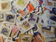 Liquidation Collection Vrac A Trier Grand Nombre De Timbres Belge Sur Fragment époque Plus Récente Dans Bte A Chaussure - Collections