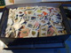 Liquidation Collection Vrac A Trier Grand Nombre De Timbres Belge Sur Fragment époque Plus Récente Dans Bte A Chaussure - Collections