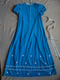 Delcampe - Ancien - Robe Longue En Velours Couleur Bleu Pour Petite Fille Demoiselle D'honneur 1968 - Bruidsjurken