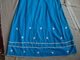 Delcampe - Ancien - Robe Longue En Velours Couleur Bleu Pour Petite Fille Demoiselle D'honneur 1968 - Hochzeit