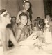 PHOTO ORIGINALE MILITARIA - MILITAIRES A TABLE TORSE NU - MILITARY SHIRTLESS - ZOOM - Oorlog, Militair