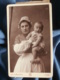 Photo CDV Bellingard à Lyon - Nourrice à La Coiffe Avec Bébé Blond Dans Les Bras, Vers 1890 L481C - Old (before 1900)