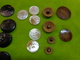 Delcampe - Lot De Boutons En Verre -nacre Et Autre - Buttons