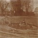 Photo 14-18 SERY-LES-MEZIERES (près Ribemont) - Soldat Allemand Dans Le Parc Du Château (A218, Ww1, Wk 1) - Autres & Non Classés