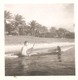 Photo Foto (6 X 6 Cm) Man Met Chimpansee In Kano Kanu Canoe Congo ? Kongo ? - Boten