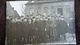 CPA PHOTO  GROUPE De Jeunes Hommes Ecoliers En Visite De Ferme  HOEVE Hazegras KNOKKE HEIST ? - Fotografie