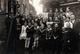 Photo Originale Scolaire Groupe D'écoliers Garçons & Filles Posant En Groupe Familial Ou Communiants En 1927 - Persone Anonimi
