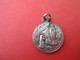 Petite Médaille Religieuse Ancienne/Sainte Bernadette/ Grotte De Lourdes/Début XXéme     CAN583 - Religion & Esotérisme
