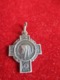 Petite Médaille Religieuse Ancienne / Vierge Marie / Grotte De Lourdes/Bronze Nickelé/Début XXéme     CAN818 - Religion & Esotérisme