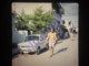 Diapositive Amateur Slide 1975 Jeune Homme Au Bermuda à Coté D Une Voiture Fiat ? Environs De Oropos Grece - Diapositives