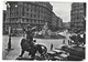 3609 - NAPOLI PIAZZA DELLA BORSA E VIA DE PRETIS ANIMATA 1950 CIRCA - Napoli