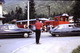 Photo Diapo Diapositive Train Wagon Locomotive Chamonix 1968 Train Au PN 2 Citroën DS Noires 2CV VOIR ZOOM - Diapositives