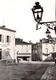 ROQUEFORT - Le Carrefour - Lampadaires - Pharmacie - Crédit Agricole Mutuel - Editions Du Moulin, Sartrouville - Roquefort