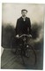 Carte Photo - Portrait D'une Jeune Homme Et Sa Bicyclette - 2 Scans - Hommes