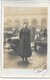 CARTE-PHOTO WW1 PARIS MILITARIA Hôtel Des Invalides 7 ème Arrdt Guerre 1914-1918 Femme Parmi Les Canons Pris à L'Ennemi - District 07