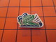 820 Pin's Pins / Beau Et Rare / THEME : SPORTS / CLUB CANOTAGE BARQUE RAME - Canoa